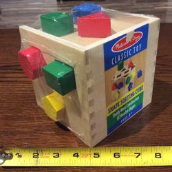 Brand new Melissa and Doug shape sorting Cube