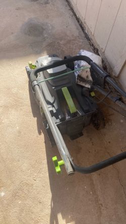 Electric lawnmower