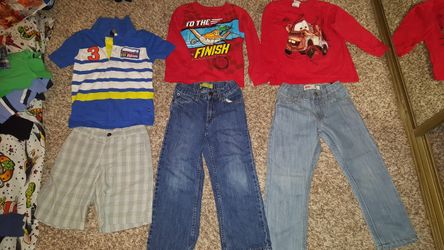 Ropa de niño talla 5 $25