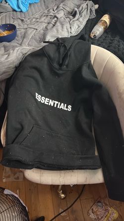Size medium essentials black
