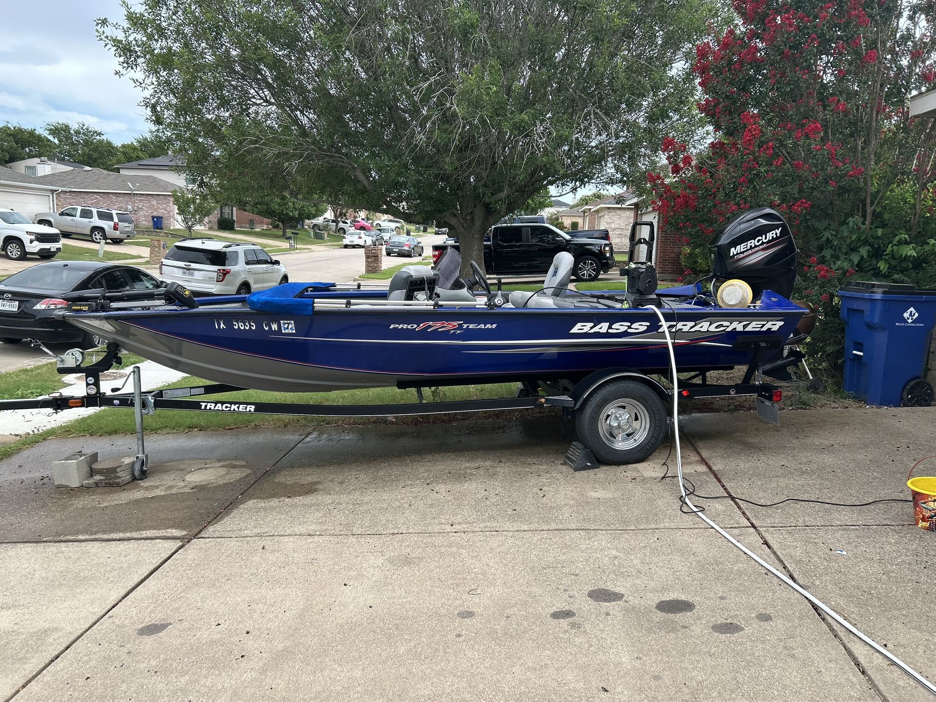 2017 Bass Tracker Pro 175 team tf