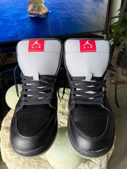 Nike Air Jordan 1 Mid SE Black Metallic Reimagined Men’s Size 10 HV5177-010