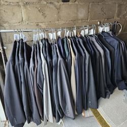 6 Quality Used Suits ..44 Regular 