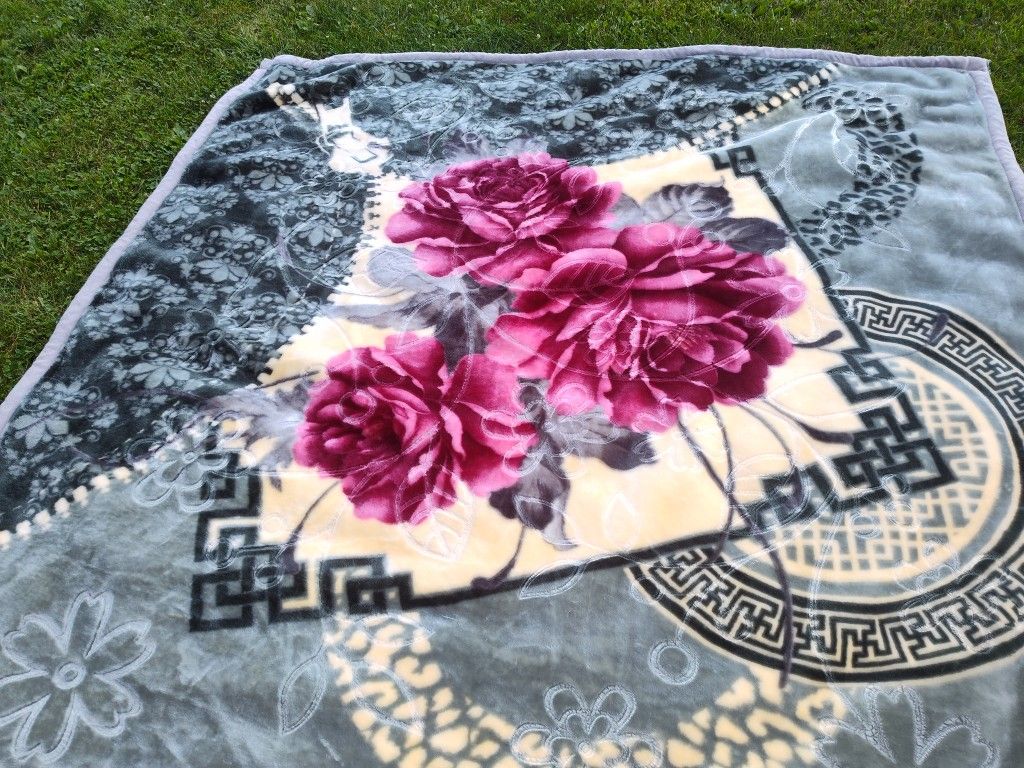 Very Soft, Heavy, Nice Blanket, Can Use As Comforter/Reversible