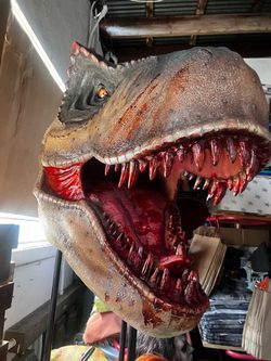 T rex head big