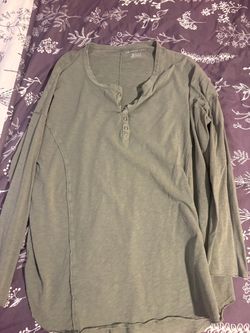 American Eagle Sage Olive Green Oversized Raw-Hem Henley Top - Size XXS/XS