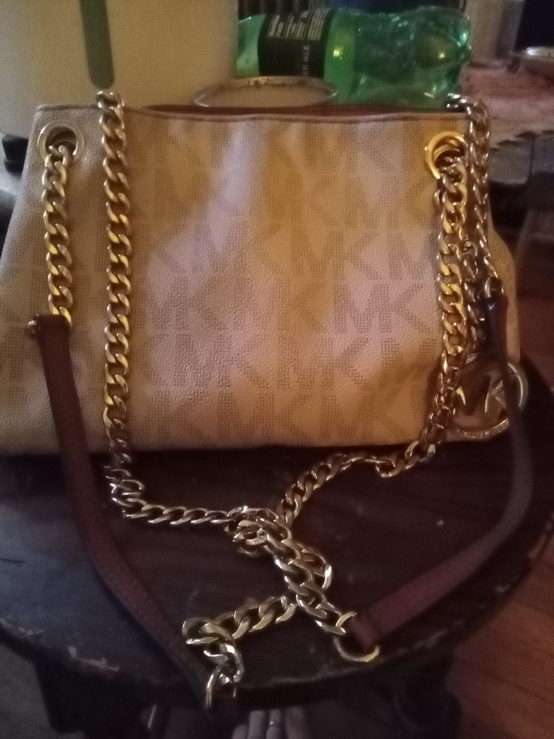 BAG( 2 (East Boston)