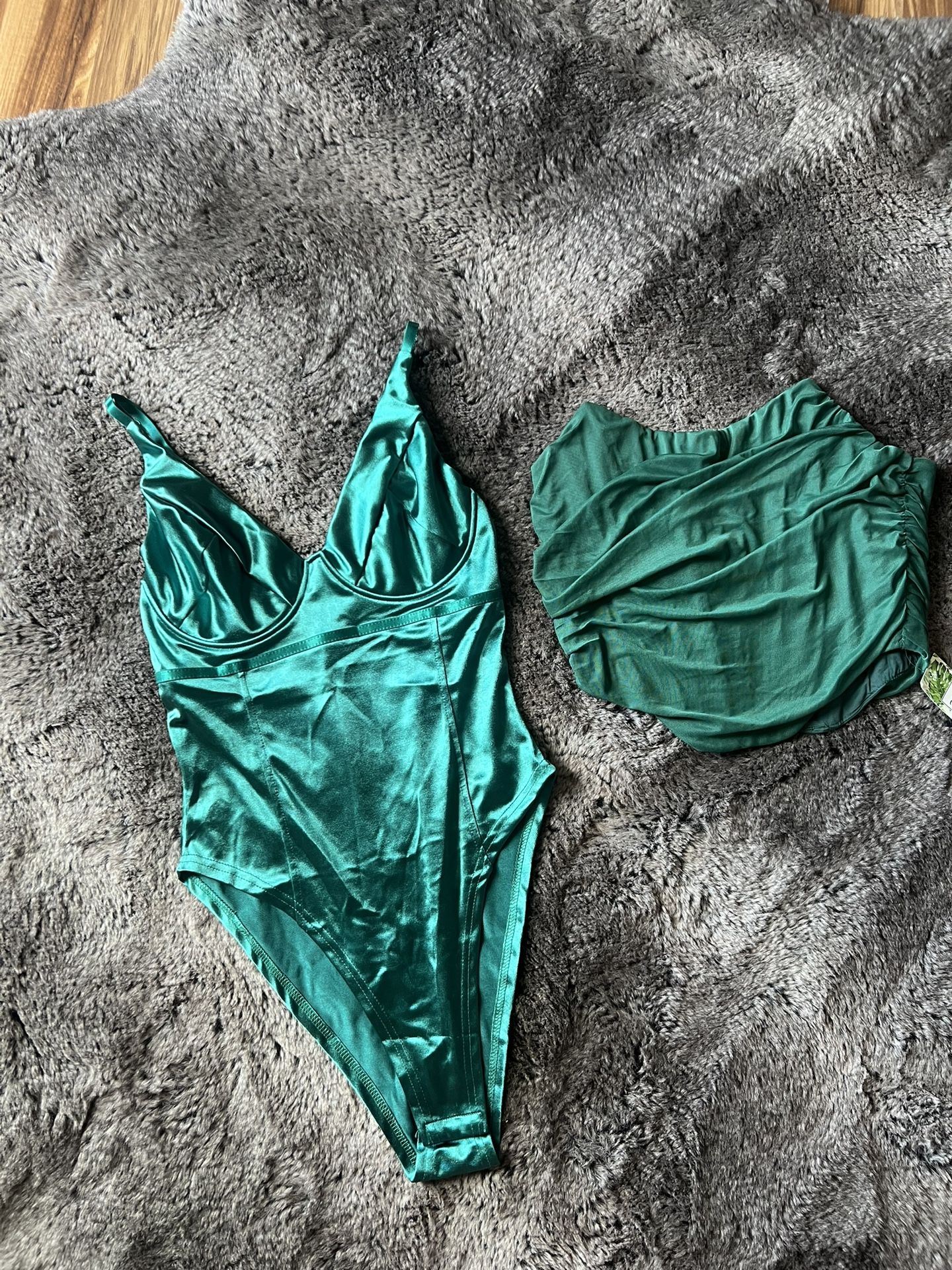 Tops 2 For The Price Of 1. Size:L 