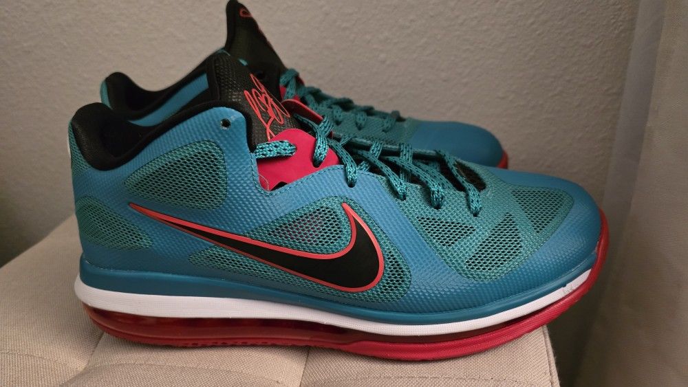 LeBron 9 Low Reverse Liverpool Size 10 Men's