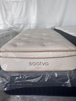 Saatva Classic Mattress, Plush Soft, 11.5", Twin XL, Like New, Perfect Condition