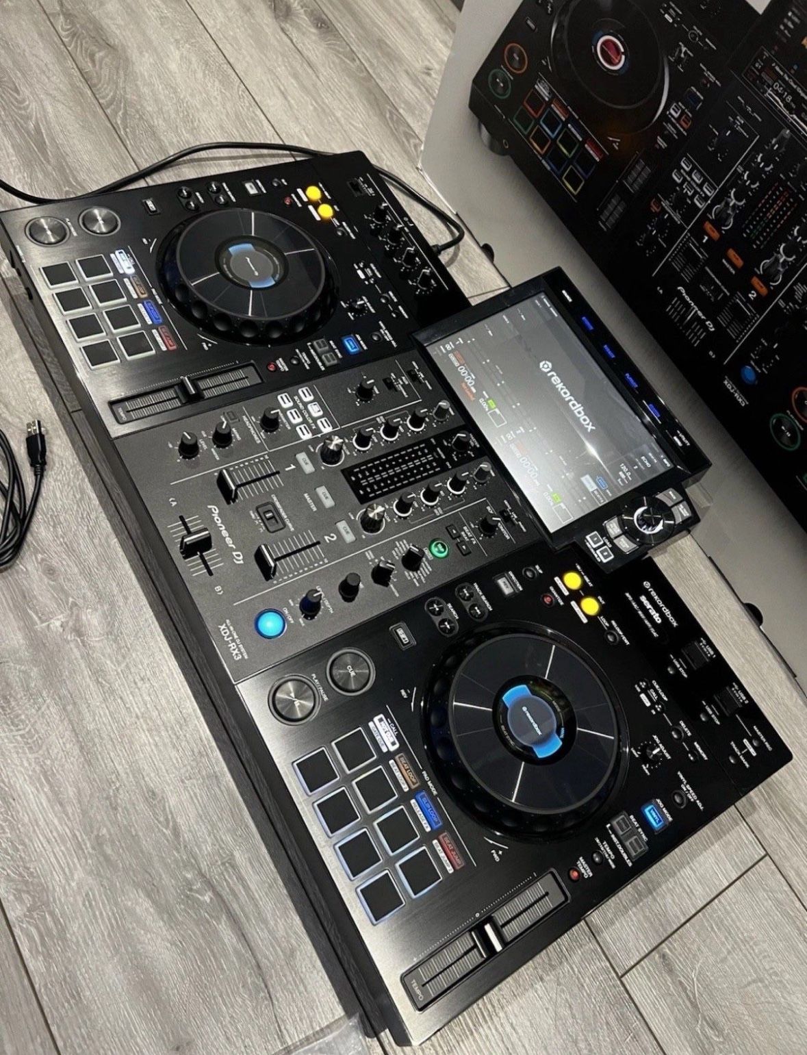 Pioneer Xdj-Rx3 controller 