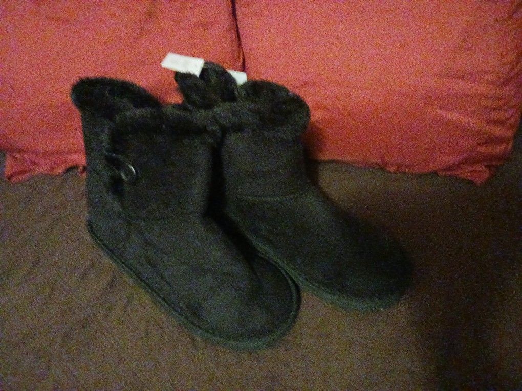 New Ladies Black Booties Size 9/10