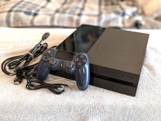 Sony PlayStation 4 PS4 Console 500GB, 1 controller and cables