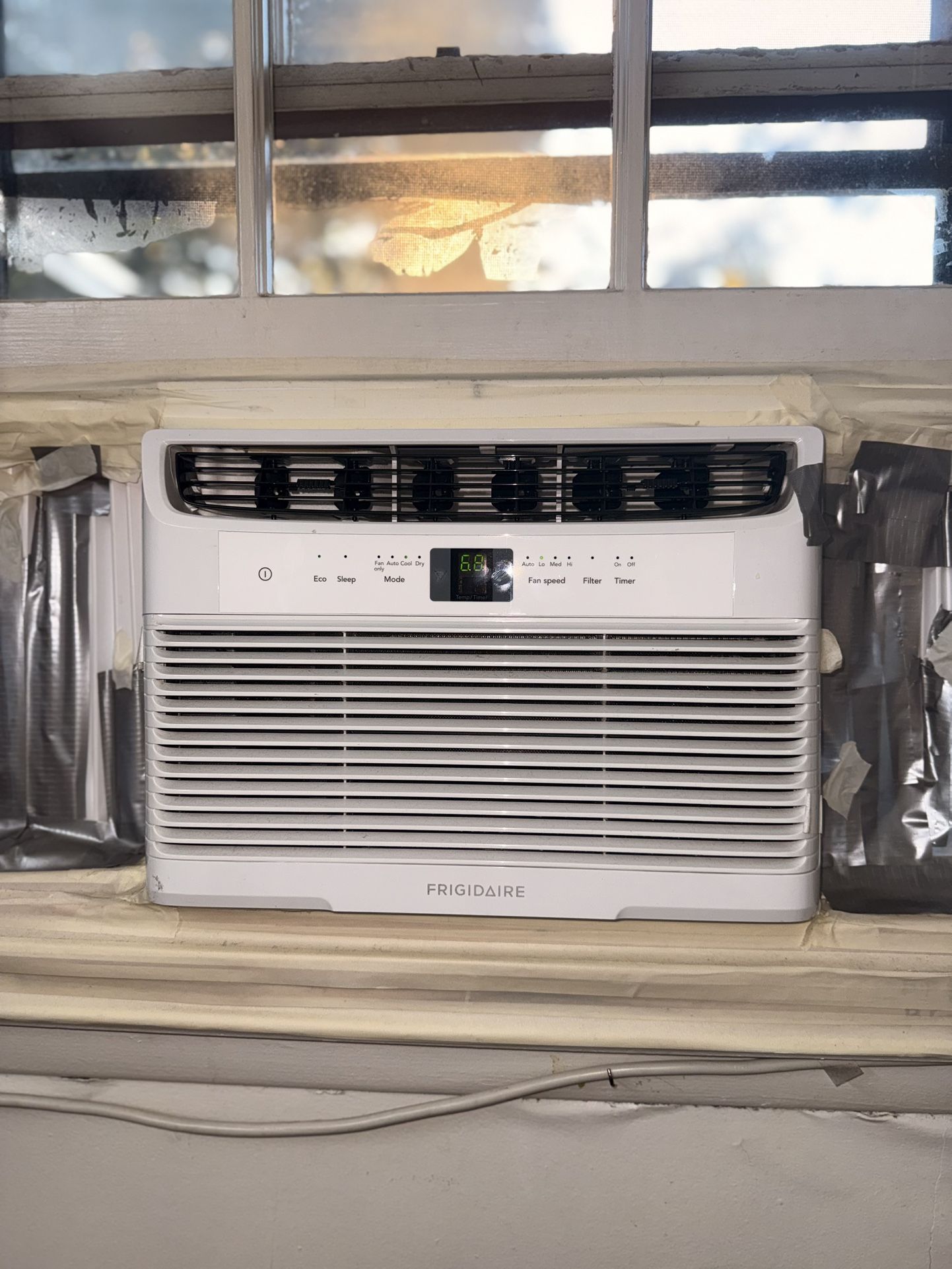 Frigidaire 5,000 BTU Window AC – Excellent Condition