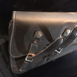 Saddlebag For HARLEY DAVIDSON 2004 Sportster 883 Leather Clean Hot Leathers 