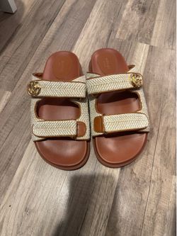 Women’s shoes