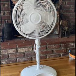 Lasko Fan 18” White