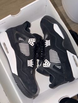 Jordan 4 retro White thunder