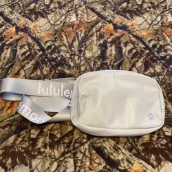 Lululemon Everyday Bag
