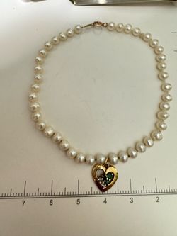 Vintage Pearl Bracelet 10K Gold Heart Pendant Green Clear Stones