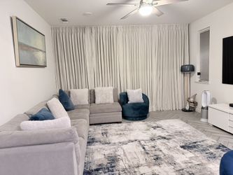 Thomasville 5-seater Sectional | Excellent Condition| Stain-free | Gently Used | Original Price Over $2200