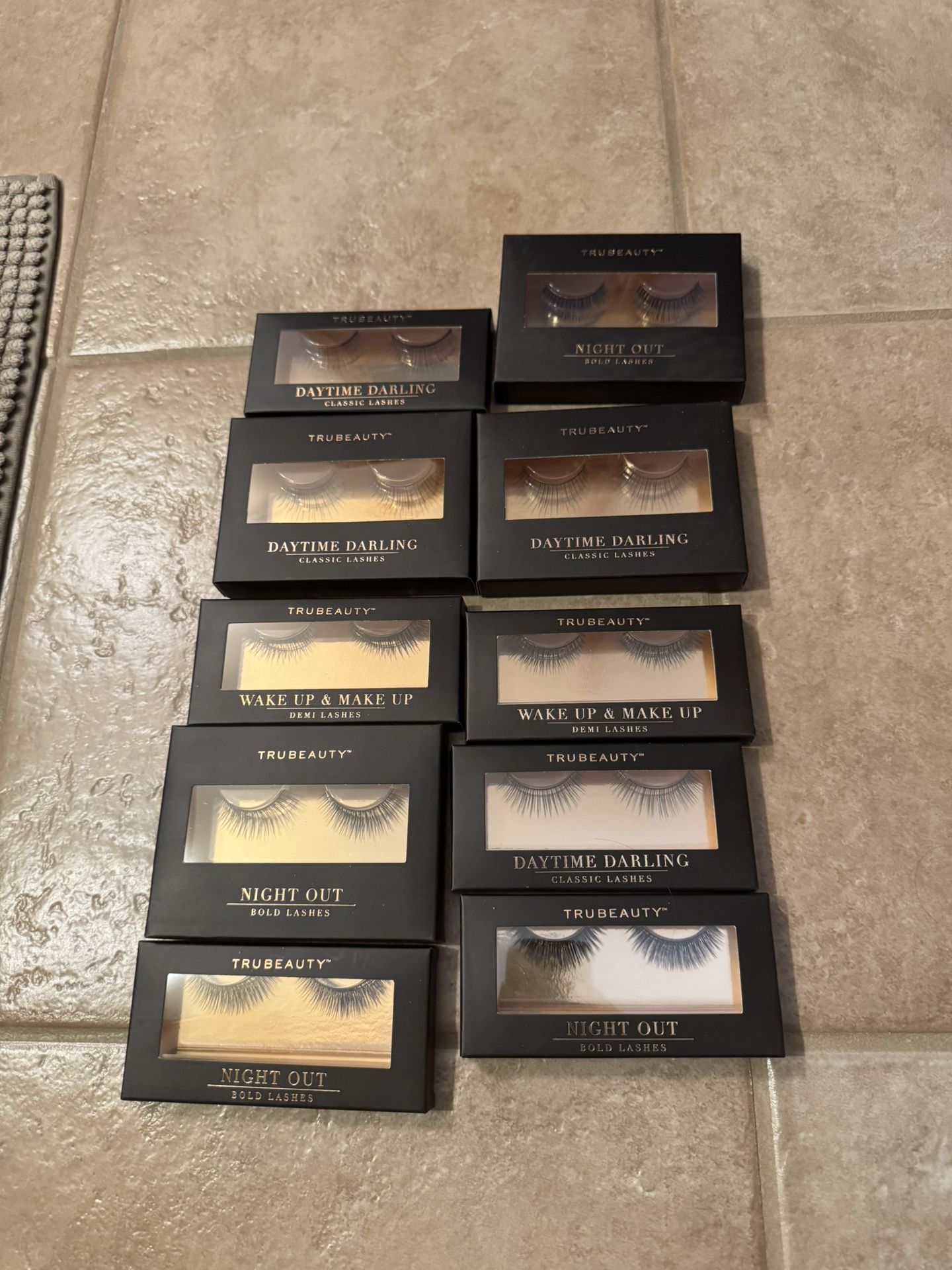 New Reusable Eyelash Bundle Shipping Available