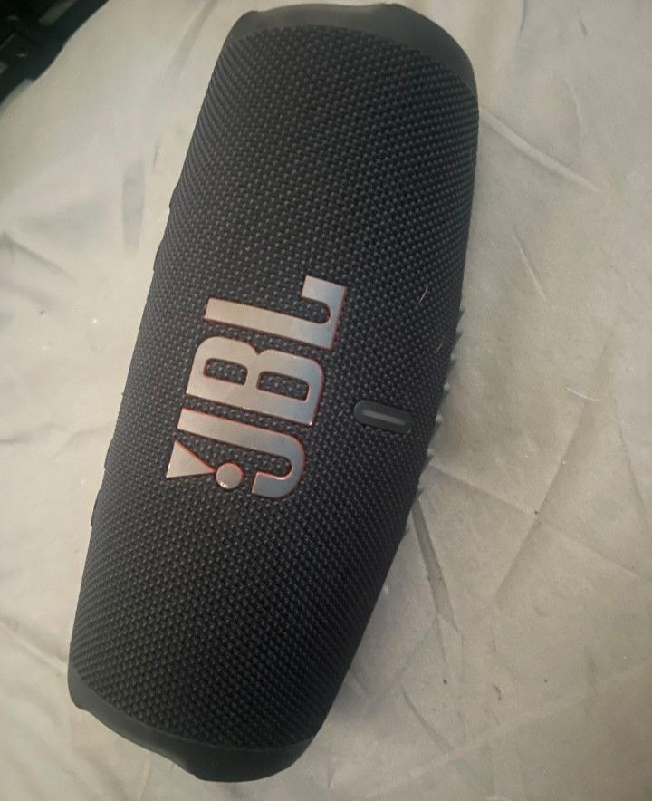 JBL Charge 5