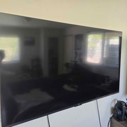 Amazon Fire TV 55" Omni Series 4K UHD smart TV, hands-free with Alexa
