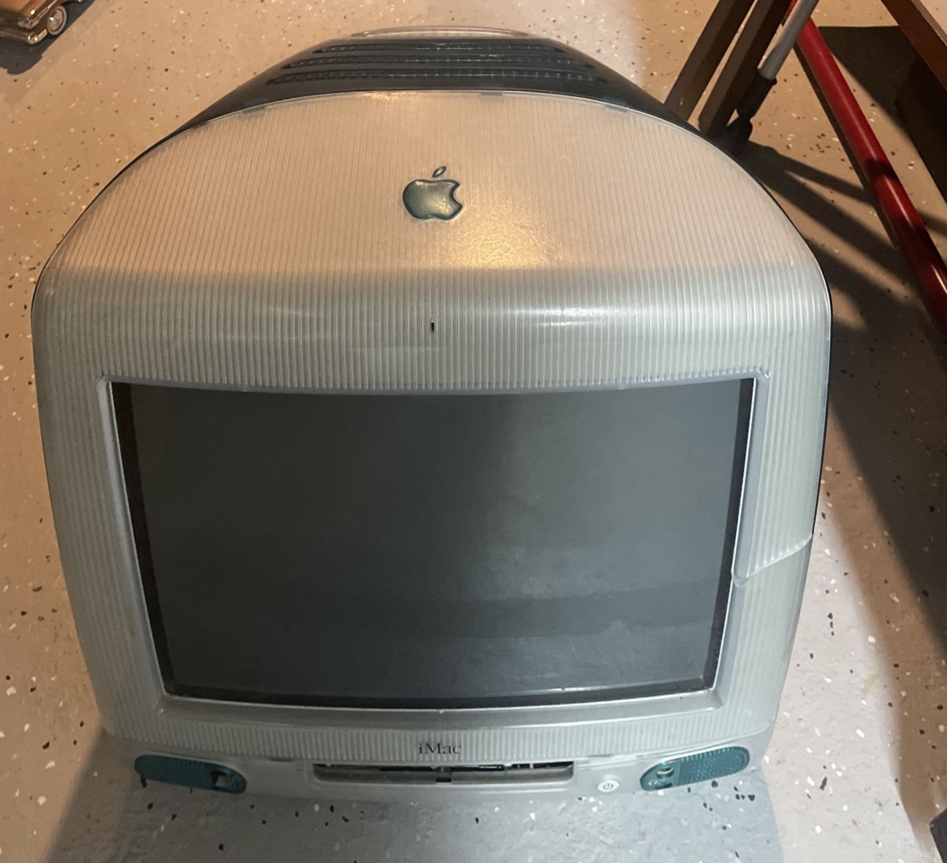 ***1998!!!APPLEIMac15”DesktopM4984PowersOnDontKnowOfAnyIssuesSoldAsIsComeCheckOutMoreStuffMKOFFER!!
