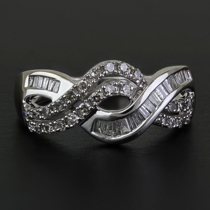 10k White Gold Braided Diamond Wedding / Anniversary Cocktail Ring 