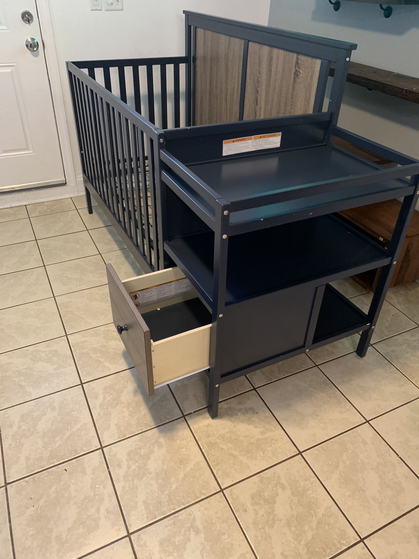 Suite Bebe Connelly 4-in-1 Crib 