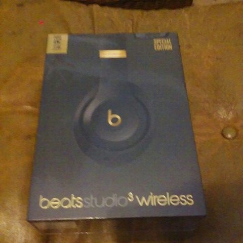 BEATS BY DRE° 'SPECIAL EDITION' beats studio3 wireless headphones