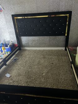 King Bedframe Excellent Condition 