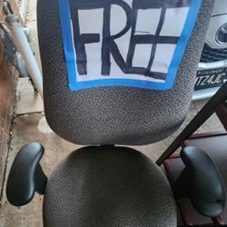 FREE  OFFICE CHAIR 