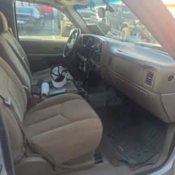 03 Chevy Silverado Pick Up  New https://offerup.com/redirect/?o=UGFpbnQubmV3 Interior Crome Wheels.stereo System  Excellent Condition