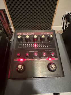 TC-Helicon Correct Vocal Pitch Correction Pedal