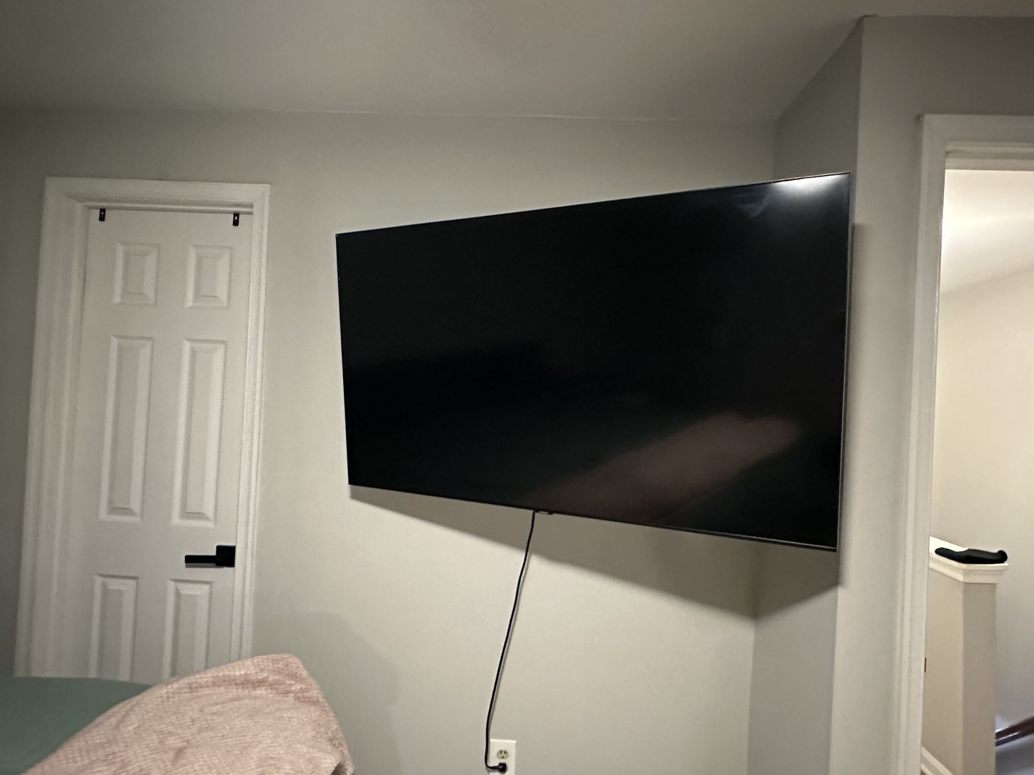 Samsung TV And Wall Bracket