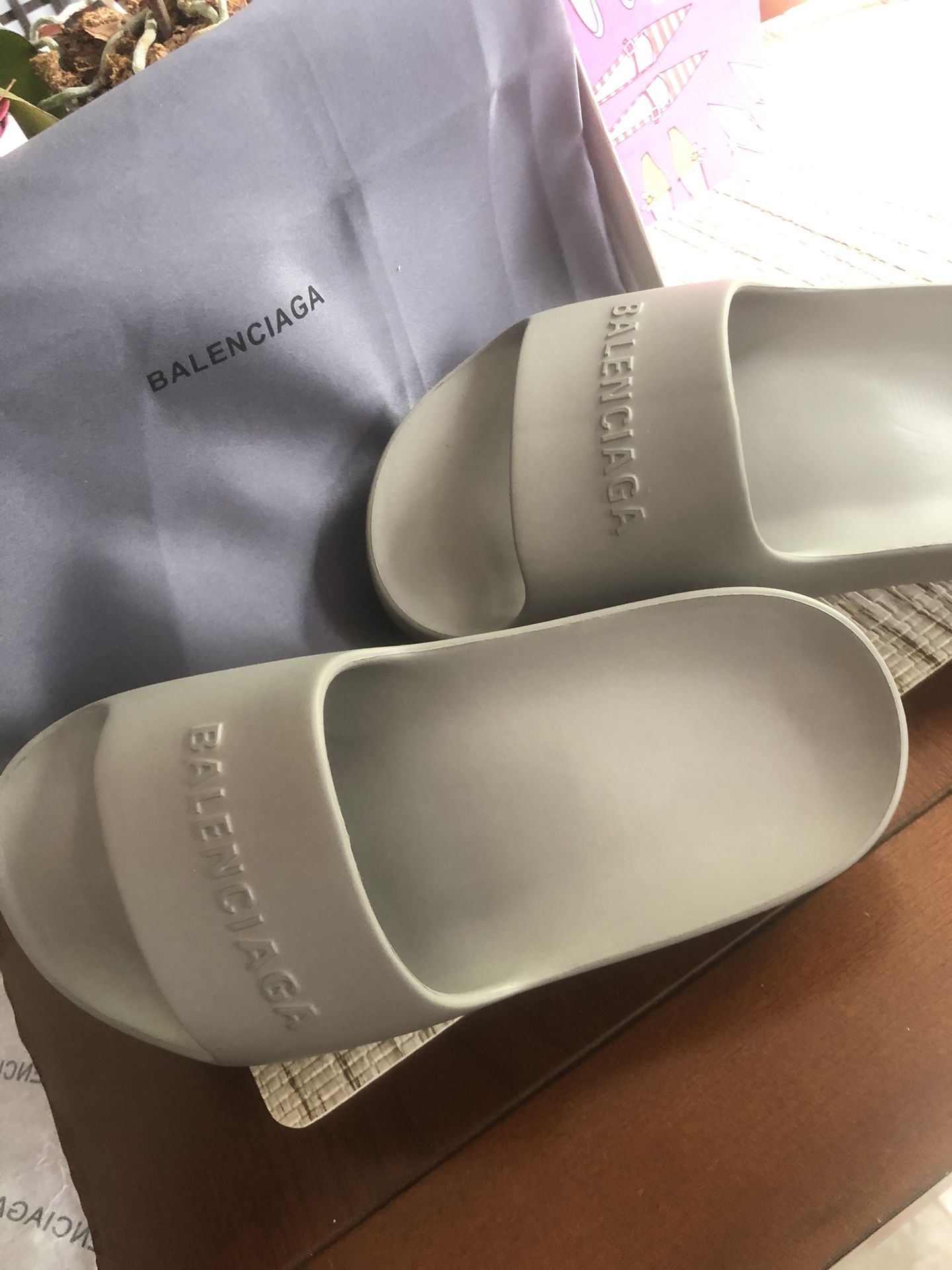Balenciaga Slippers Sz 37