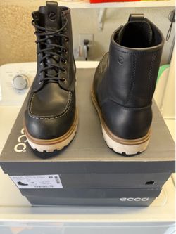 Like New ECCO MOC TOE  BOOTS