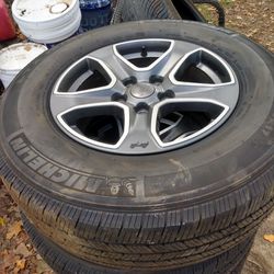 Jeep Wheels 5 Lug 17in With Tires  Michelin 