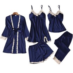 Womens Size Small 5 Piece Set