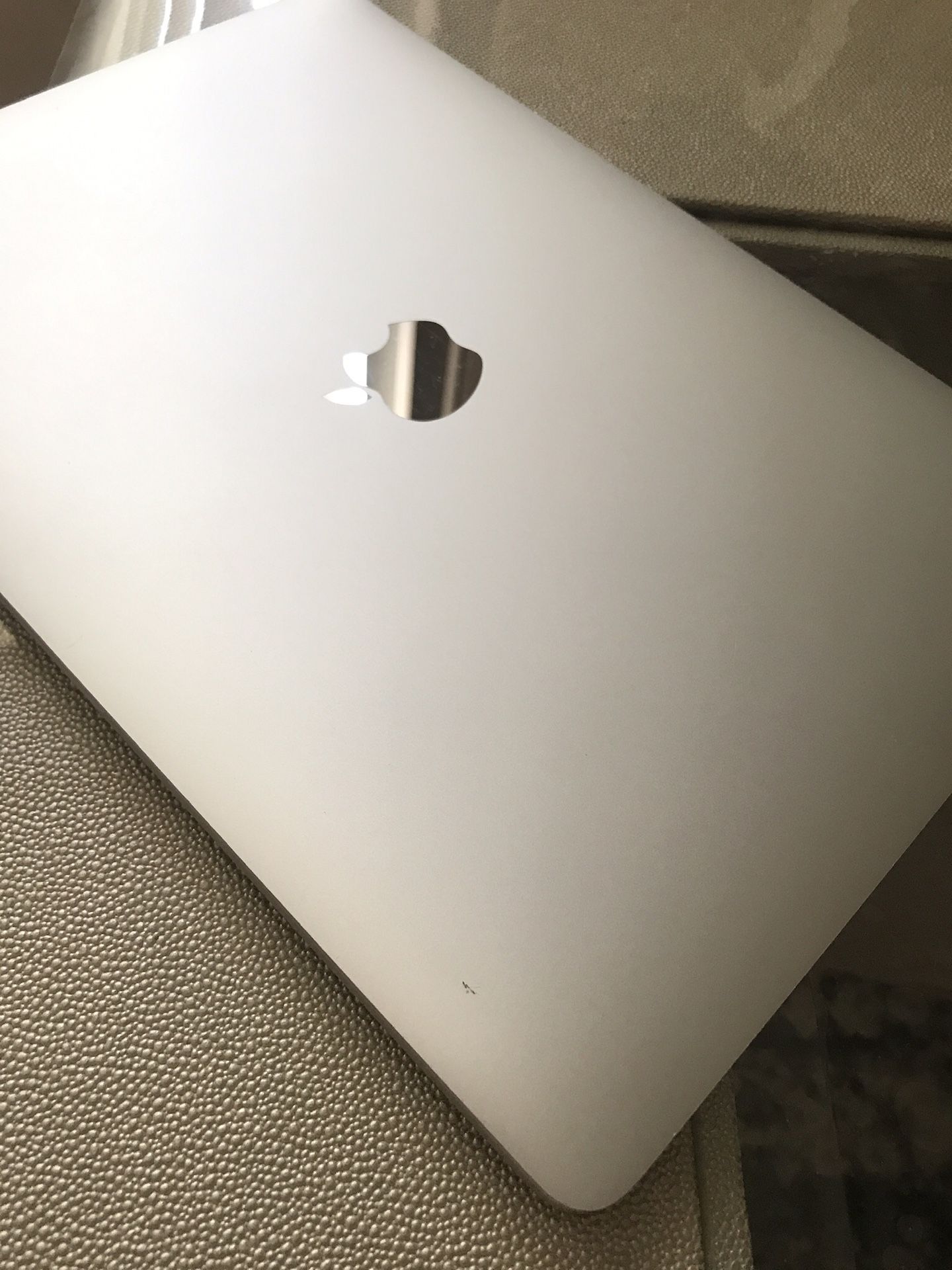 2017 MacBook Pro 13 2.3/8/256 NON Touch