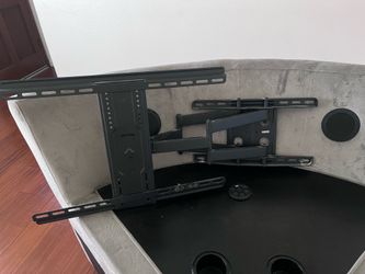 Swivel TV Bracket