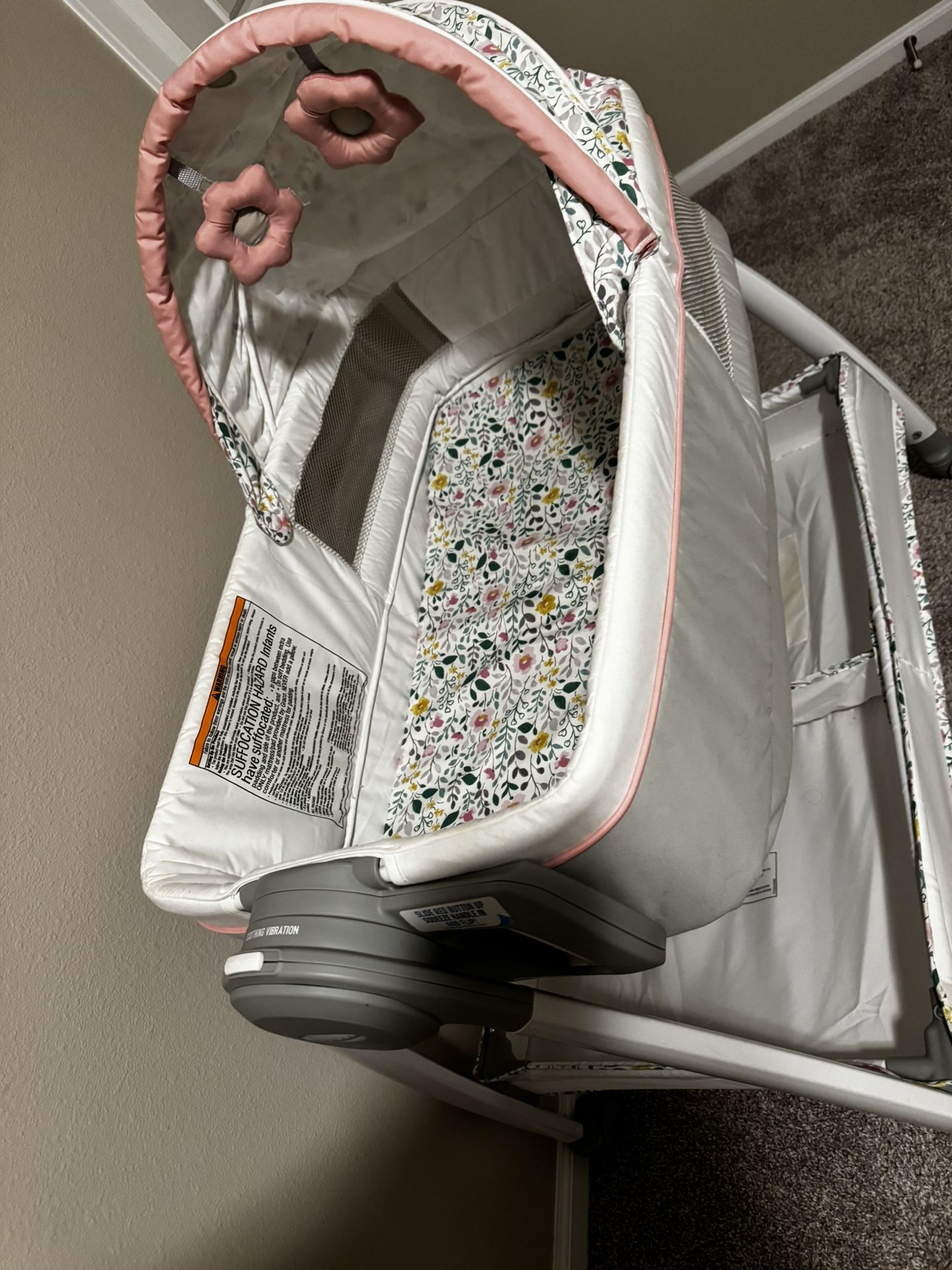 Graco Baby Bassinet Unboxed New
