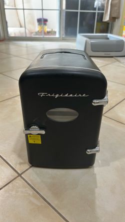 Frigidaire mini cooler brand new