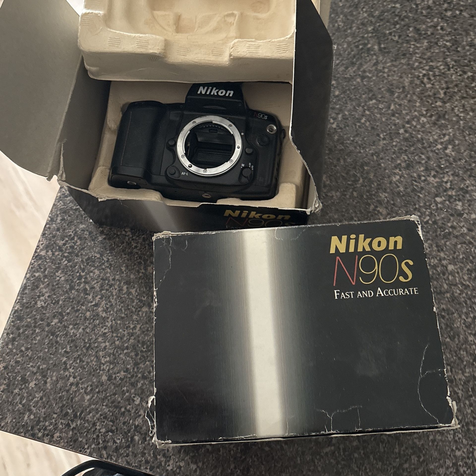 Nikon N90s camera