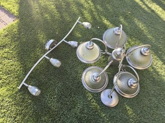 LIKE NEW KICKEN SET CHANDELIER CROME PLATINIUM EVERYTHING WORKS PERFECT