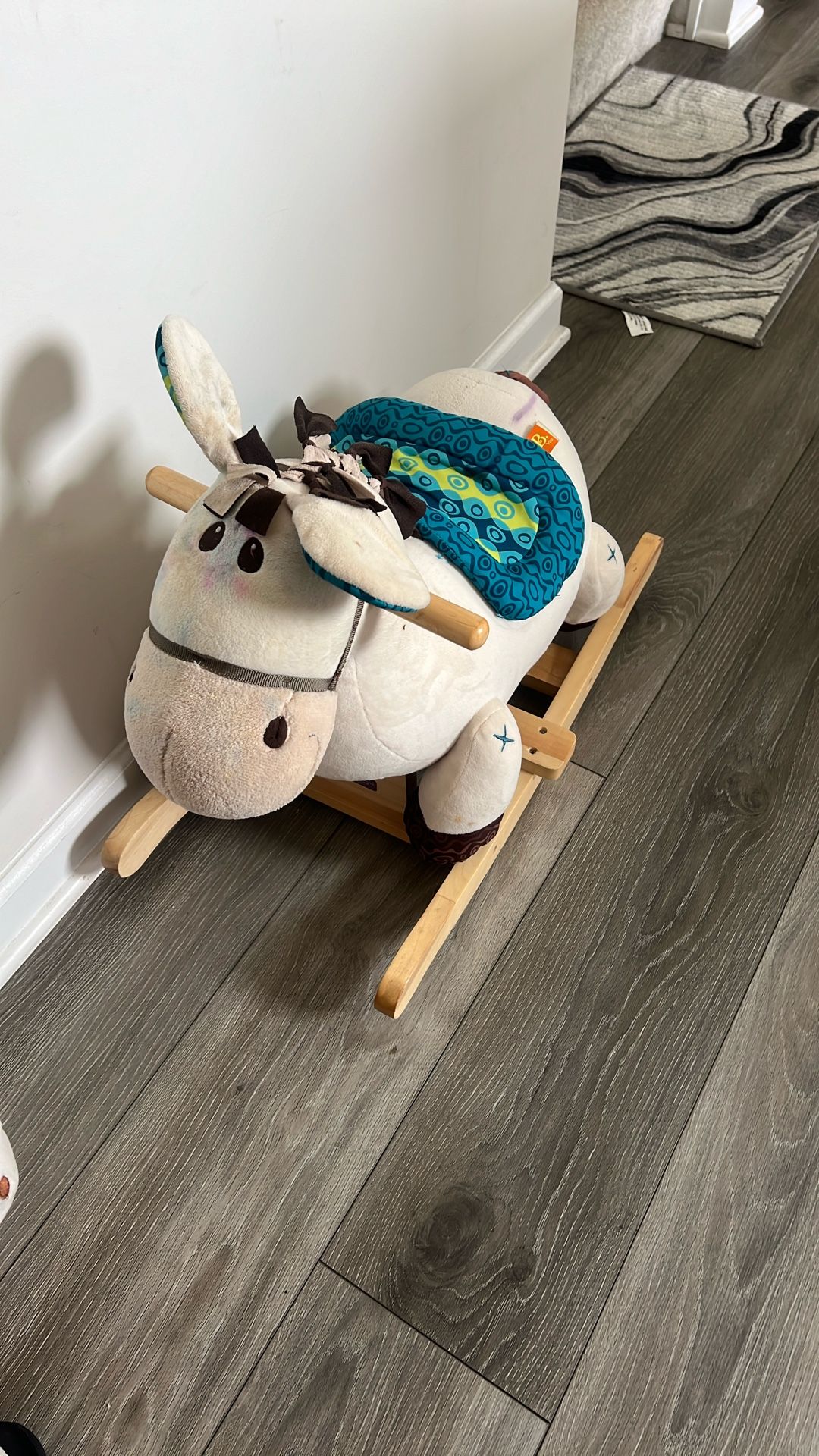 B rocky Baby/Toddler chair, Used