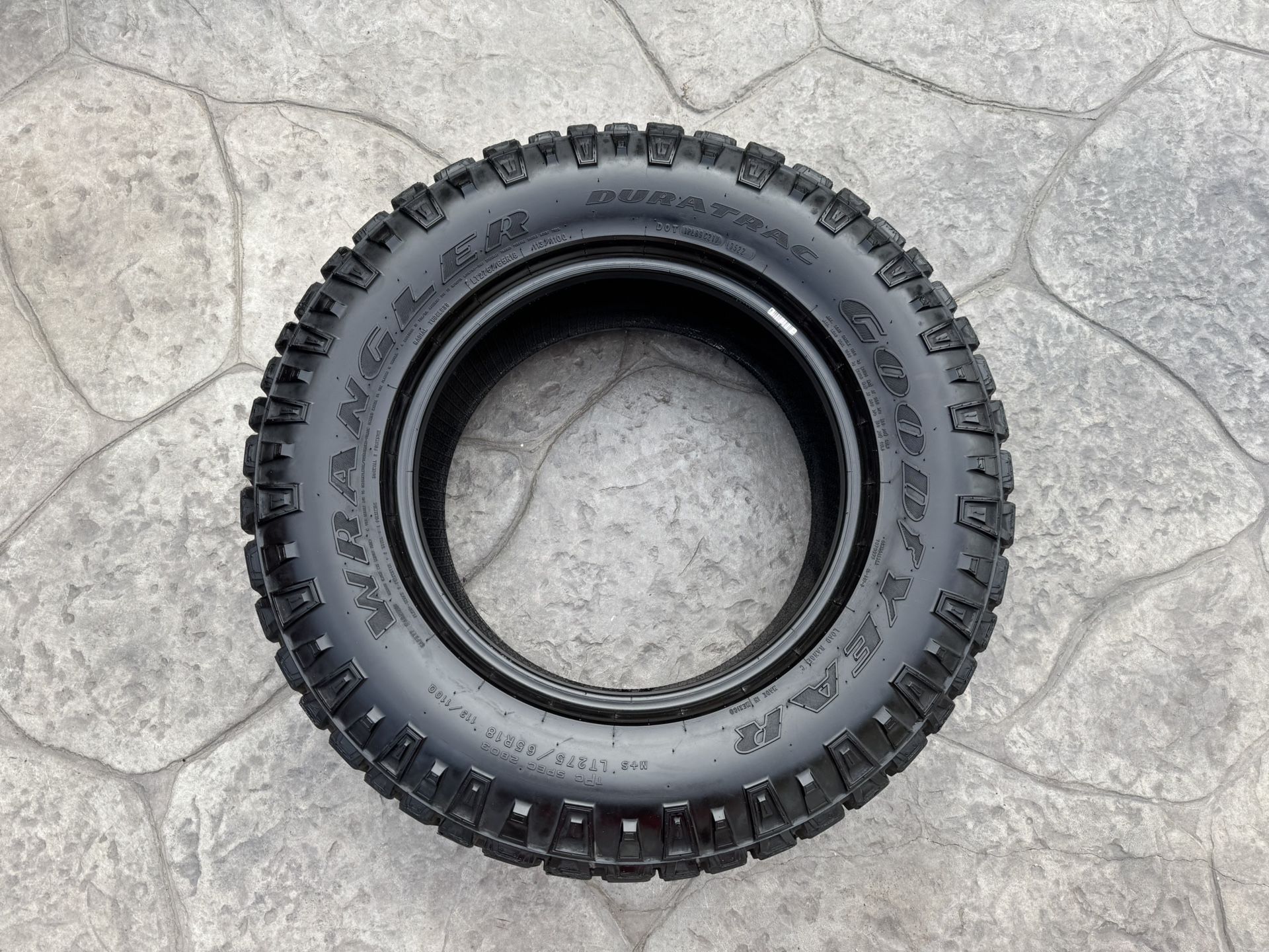 Goodyear Wrangler DuraTrac Rugged Terrain Tire • 275/65R18