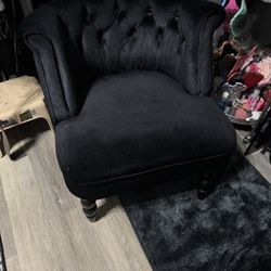 Victorian Style Contemporary Black Velvet Fabric Upholstered Vanity Accent Chair
